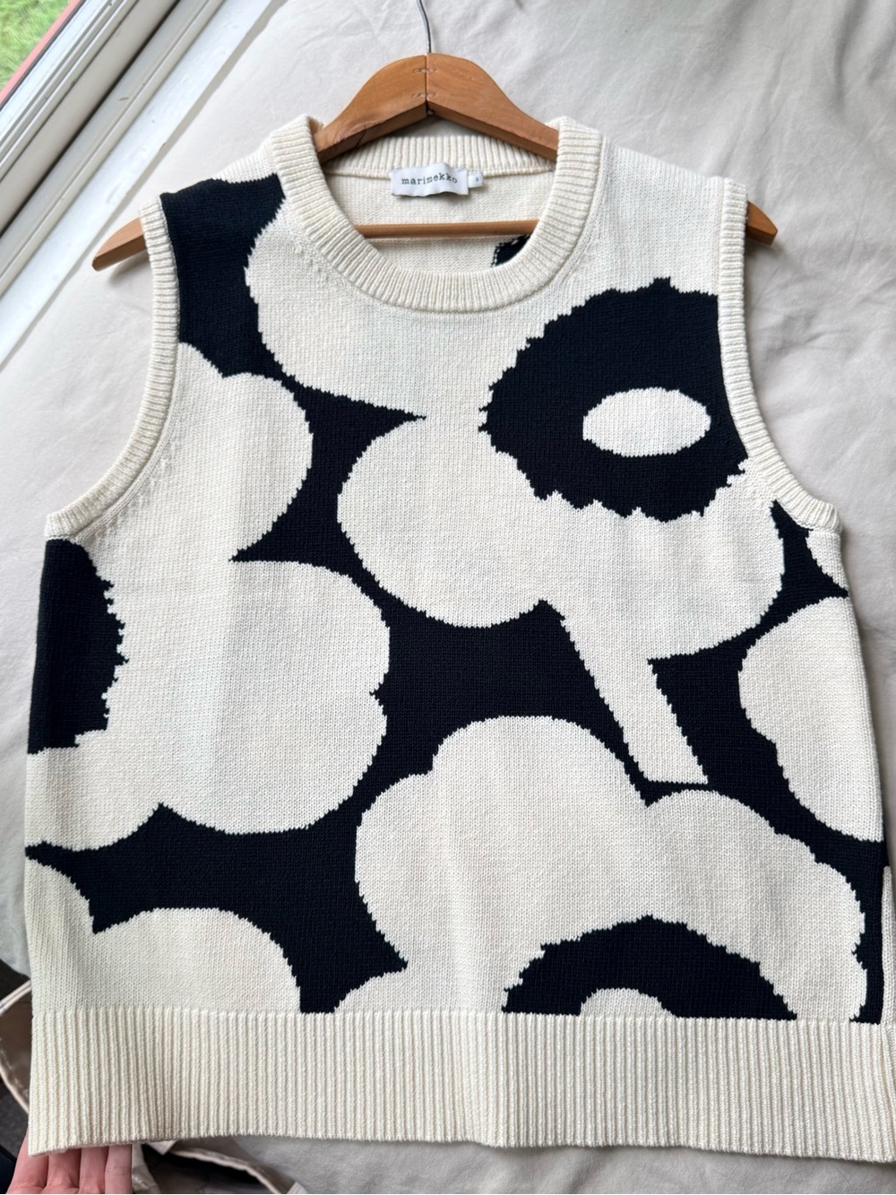 Marimekko Cream & Black Pioneeri Unikko Cotton Sweater Vest - Women’s Medium - Picture 5 of 8